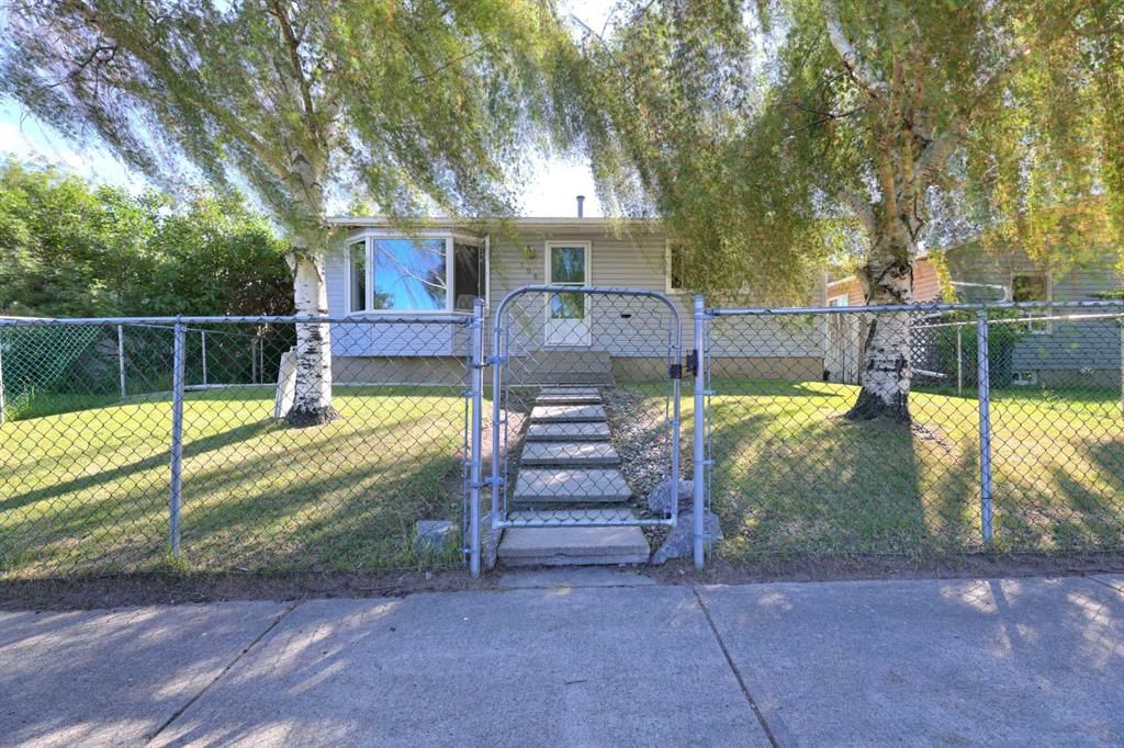 108 Pinecliff Way NE, Calgary — main listing photo