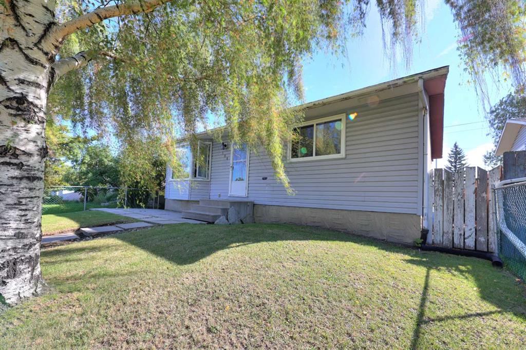 108 Pinecliff Way NE, Calgary — photo 3 of 28