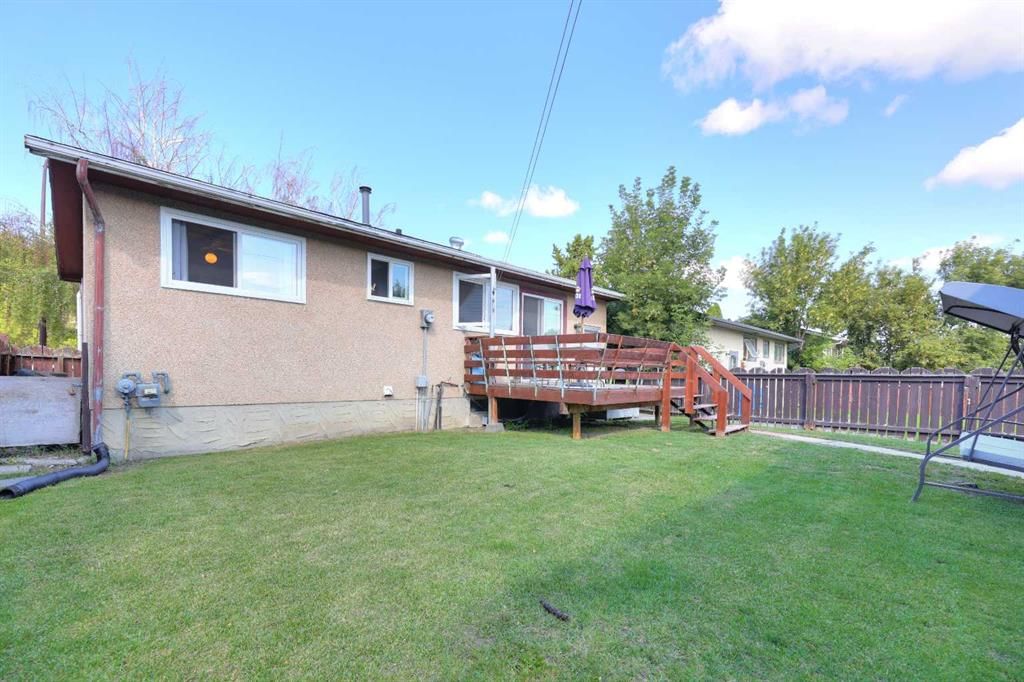 108 Pinecliff Way NE, Calgary — photo 5 of 28