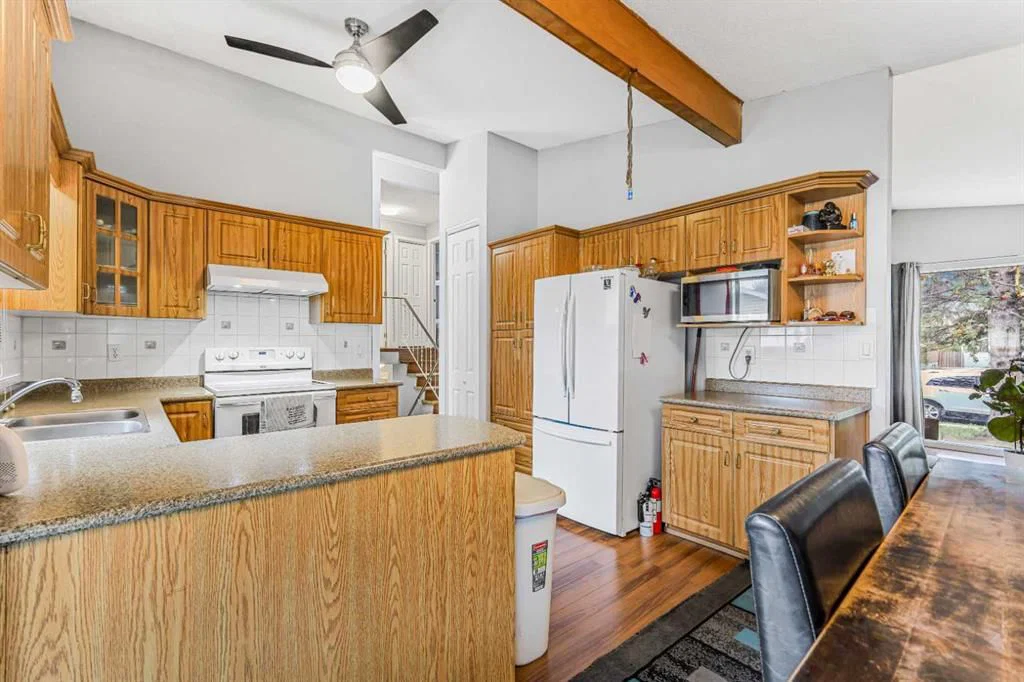 5112 Maryvale Drive NE, Calgary — photo 5 of 24