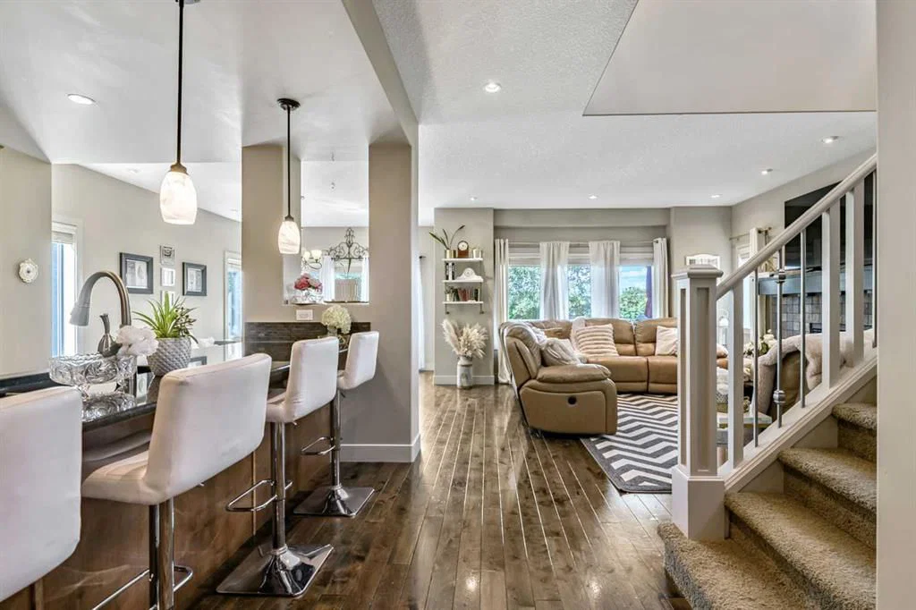 315 Mahogany Court SE, Calgary — photo 3 of 37