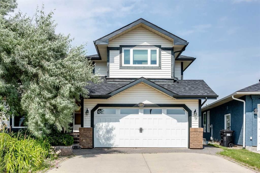 337 Sandringham Court NW, Calgary — main listing photo