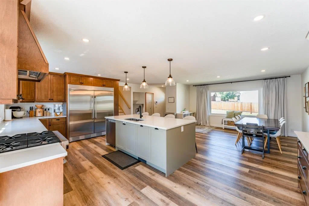 1004 Huntercove Place NW, Calgary — photo 5 of 48