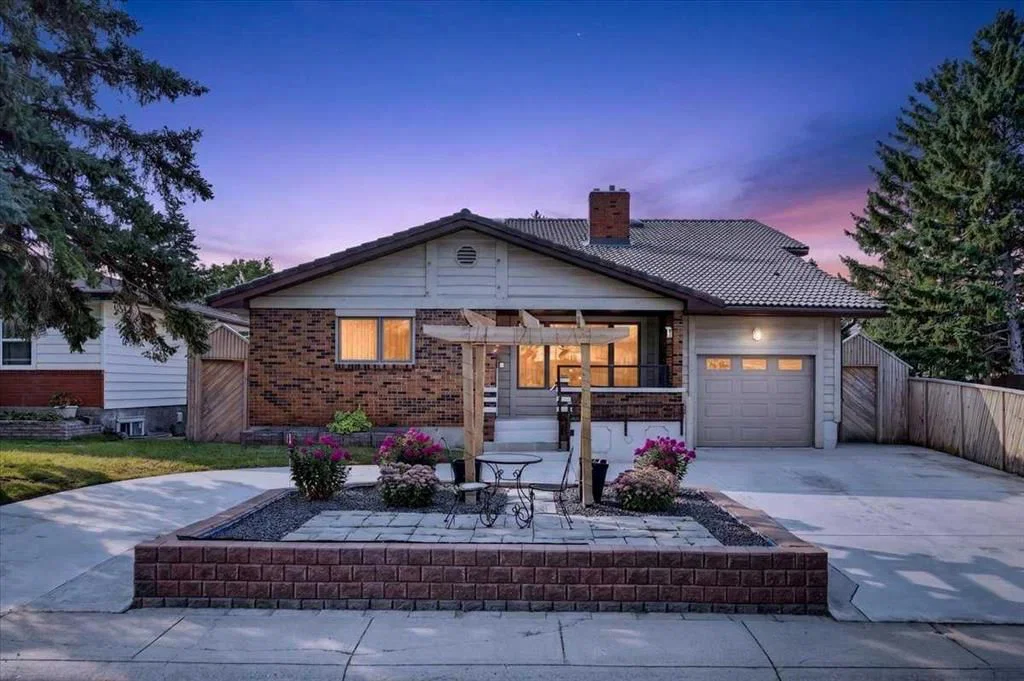 126 Marbrooke Circle NE, Calgary — main listing photo