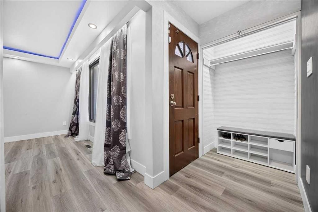 126 Marbrooke Circle NE, Calgary — photo 4 of 50