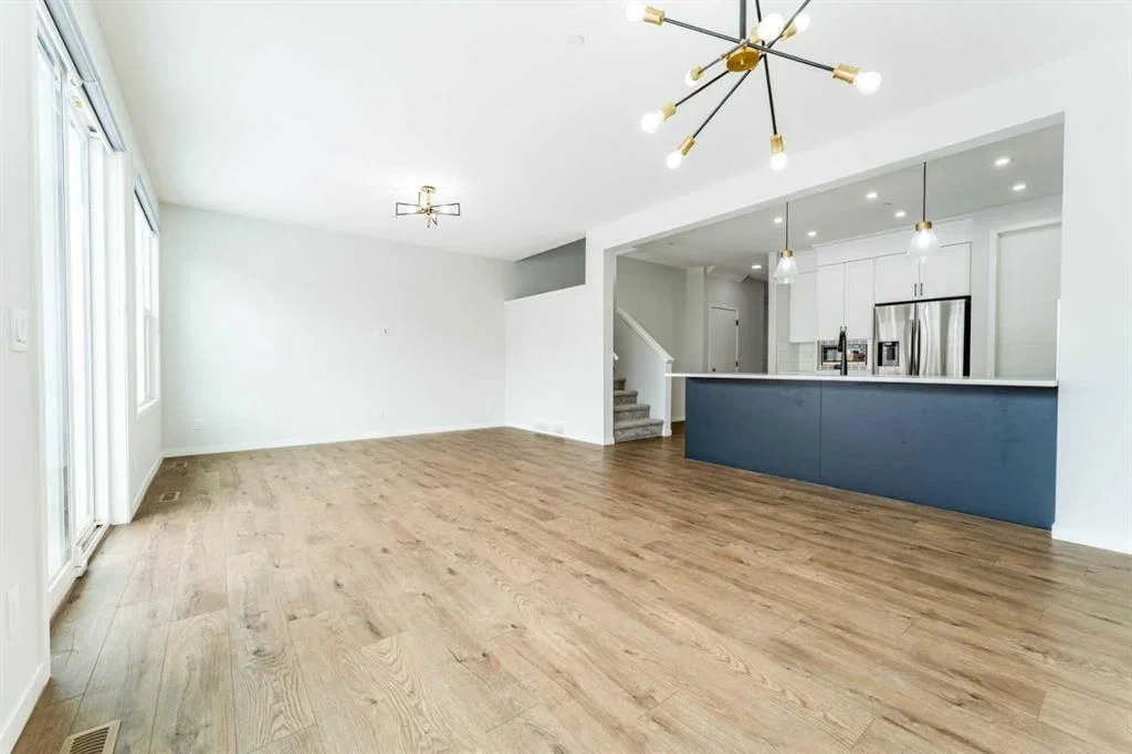 13 Calhoun Crescent NE, Calgary — photo 3 of 50