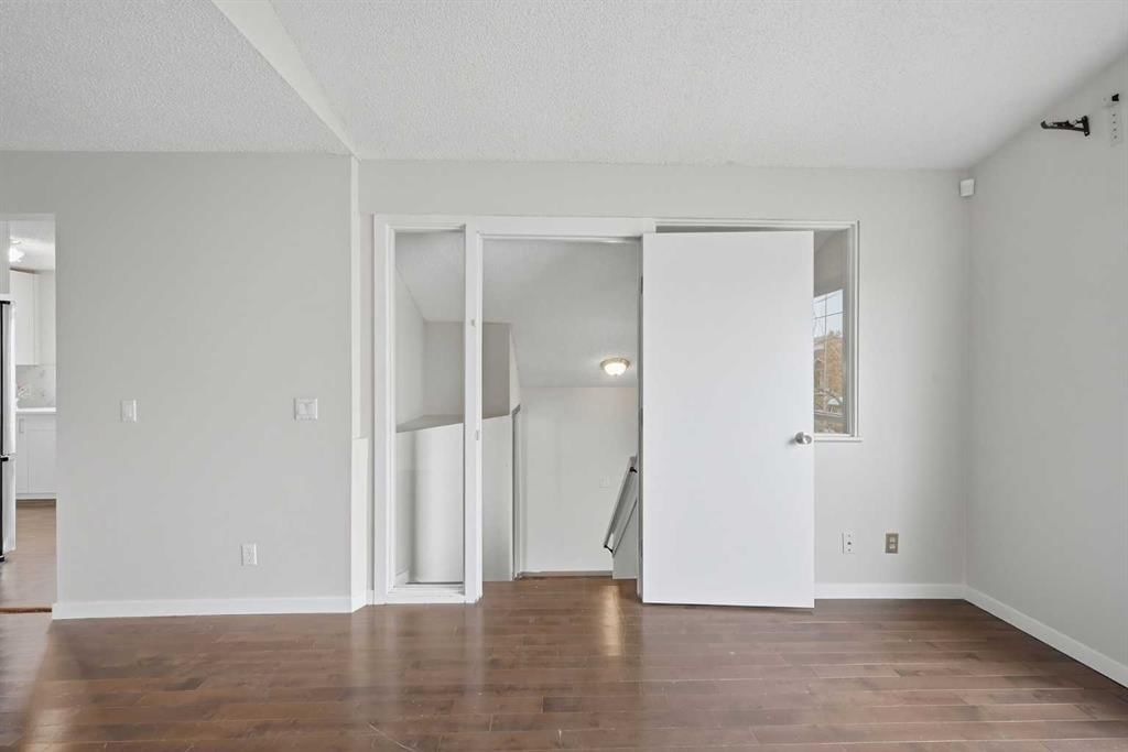 11 Martinwood Road NE, Calgary — photo 2 of 42