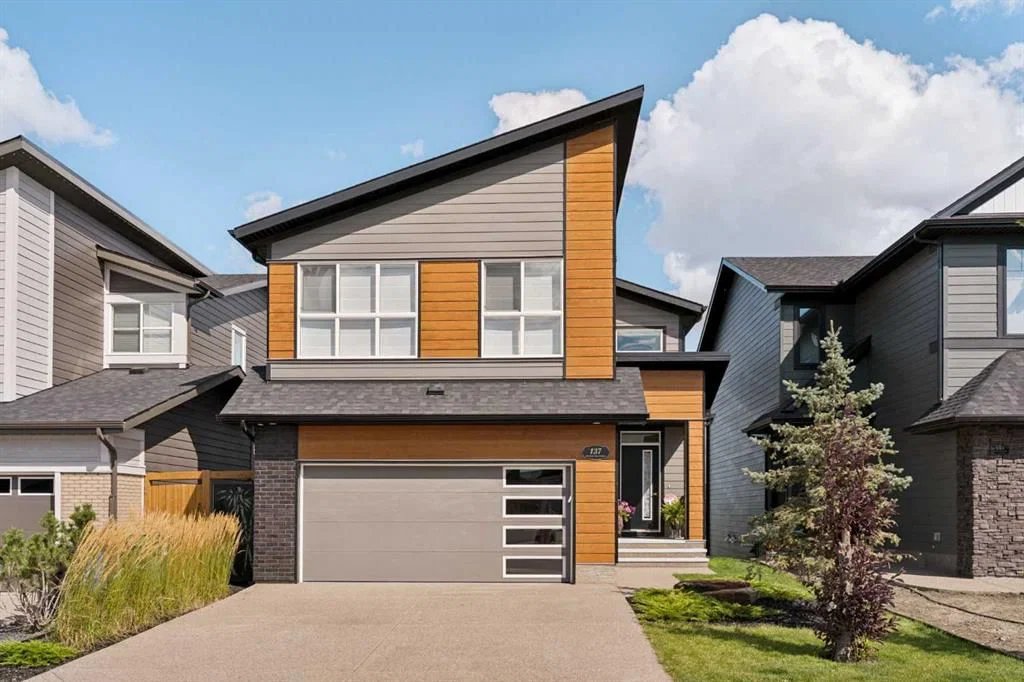 137 Wolf Hollow Villas SE, Calgary — main listing photo