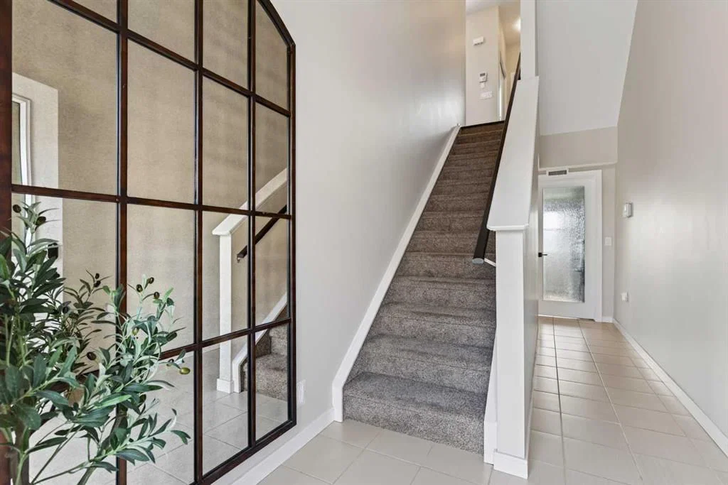26 Nolan Hill Heights NW, Calgary — photo 3 of 48