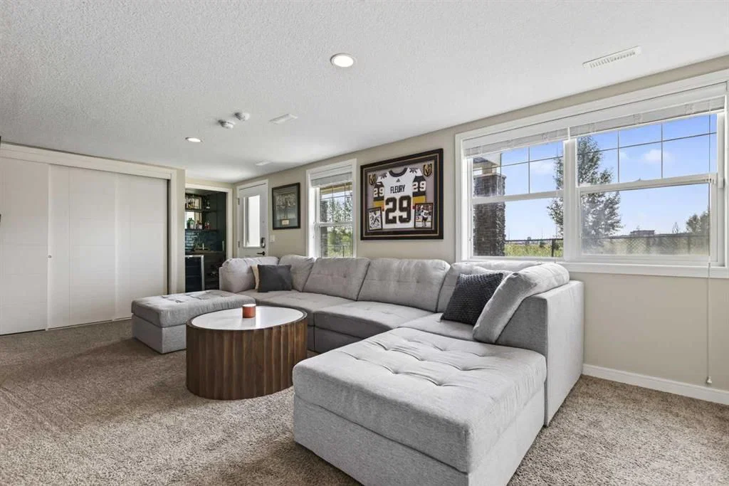 26 Nolan Hill Heights NW, Calgary — photo 5 of 48