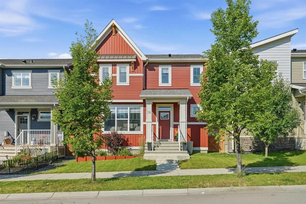 39 lucas Boulevard NW, Calgary — main listing photo