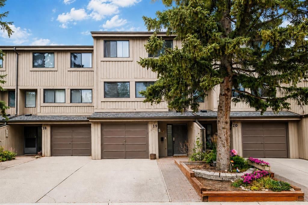 19, 10401 19 Street SW, Calgary — main listing photo