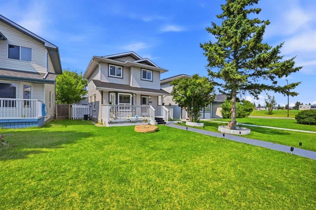 9 Martindale Crescent NE, Calgary — photo 4 of 50