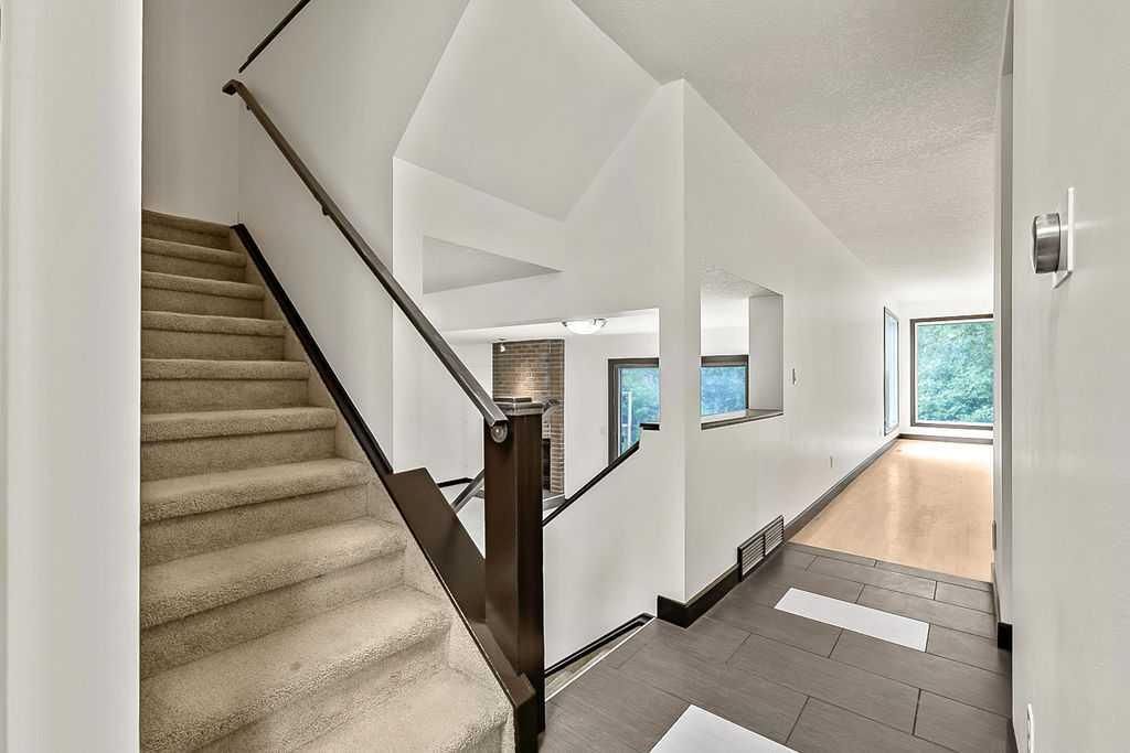200 Bernard Drive NW, Calgary — photo 3 of 50