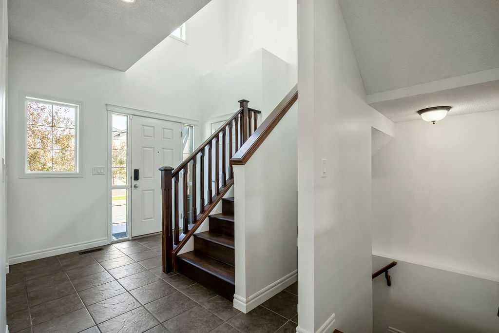 134 Prestwick Terrace SE, Calgary — photo 3 of 49