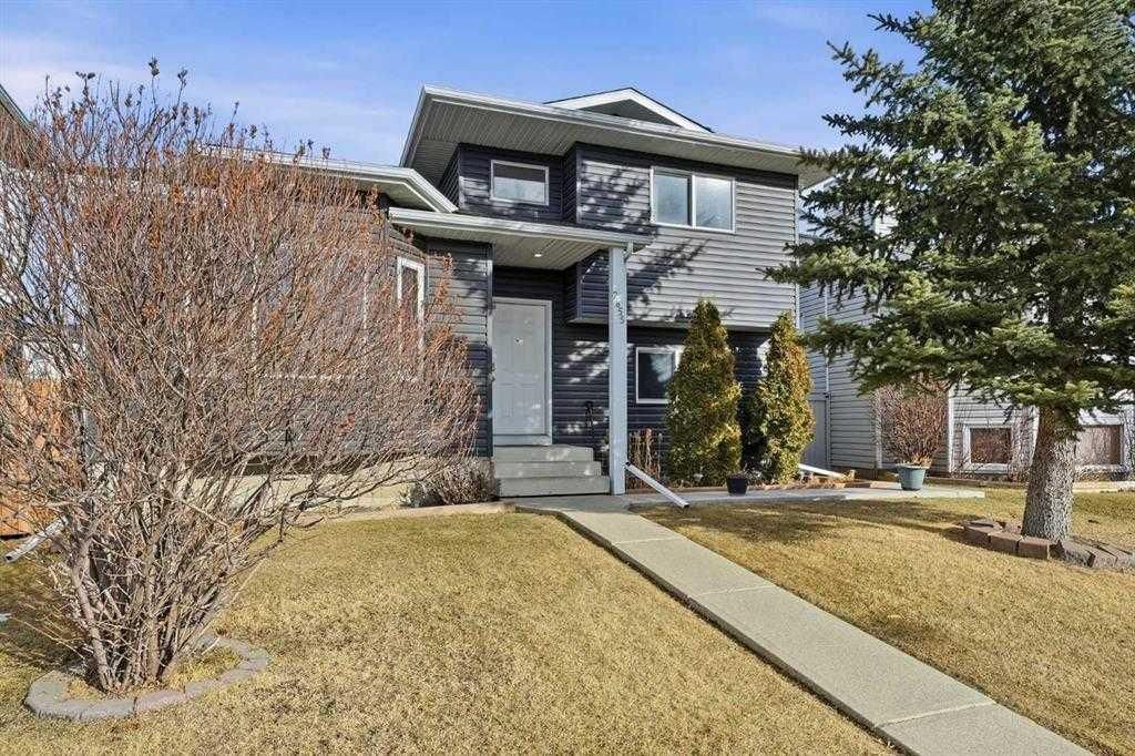 2855 Catalina Boulevard NE, Calgary — main listing photo