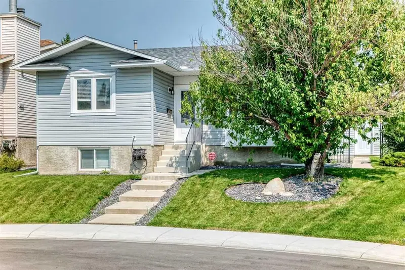 116 McKerrell Close SE, Calgary — main listing photo