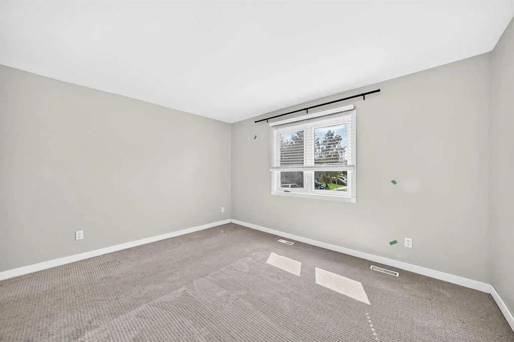 116 McKerrell Close SE, Calgary — photo 5 of 31