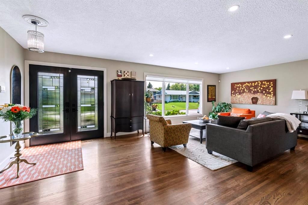 10631 Mapleglen Crescent SE, Calgary — photo 5 of 41