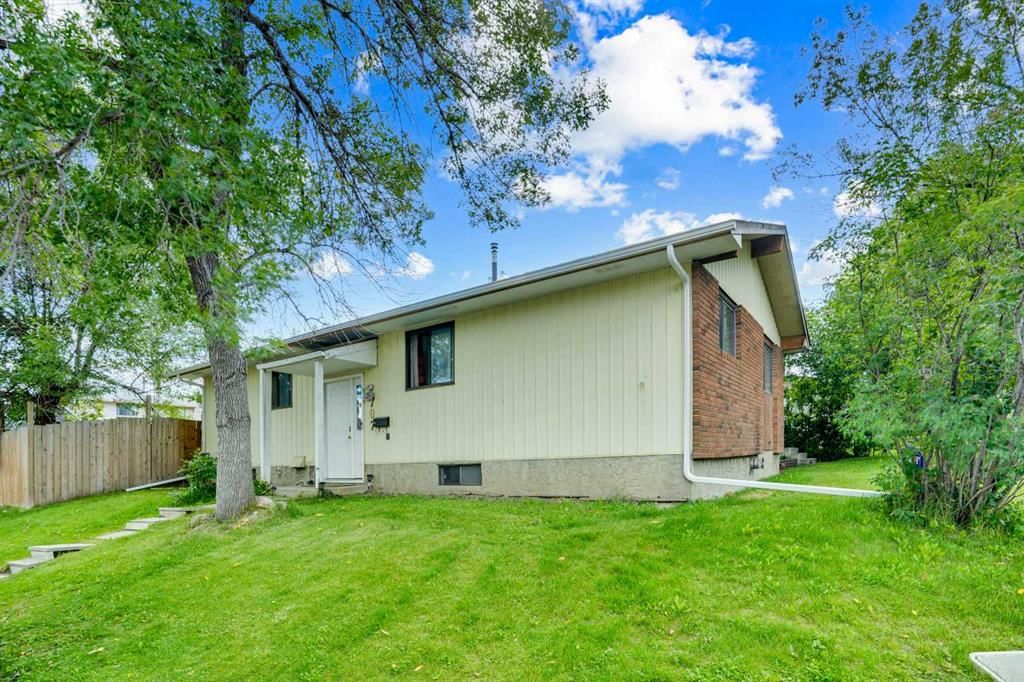 707 Whitehill Way NE, Calgary — main listing photo