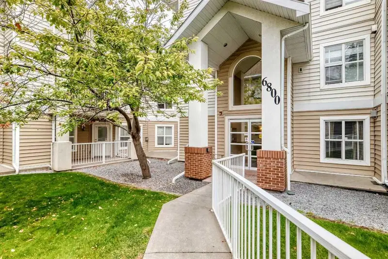 317, 6800 Hunterview Drive NW, Calgary — photo 4 of 50