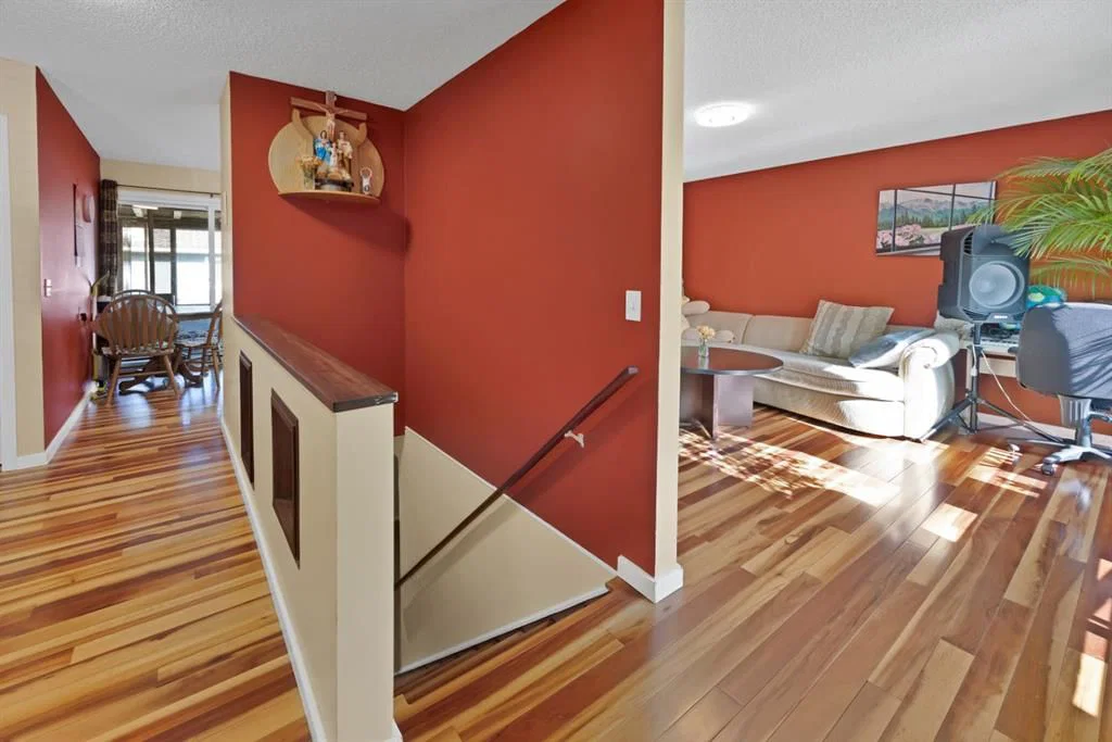 20 Falton Way NE, Calgary — photo 4 of 43