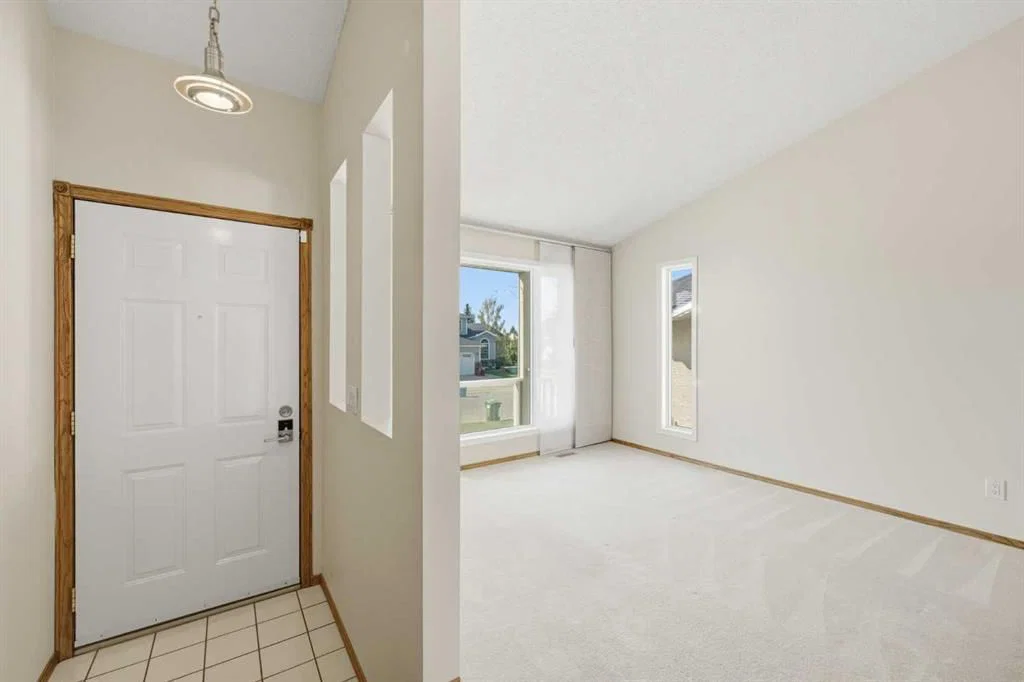 141 Woodbrook Road SW, Calgary — photo 2 of 49