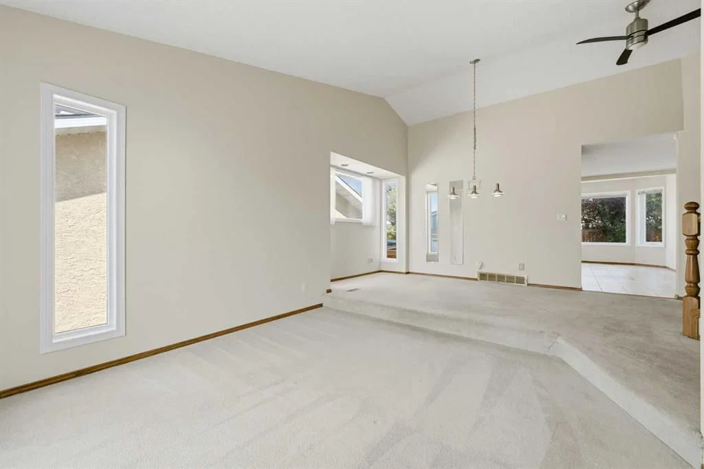 141 Woodbrook Road SW, Calgary — photo 4 of 49