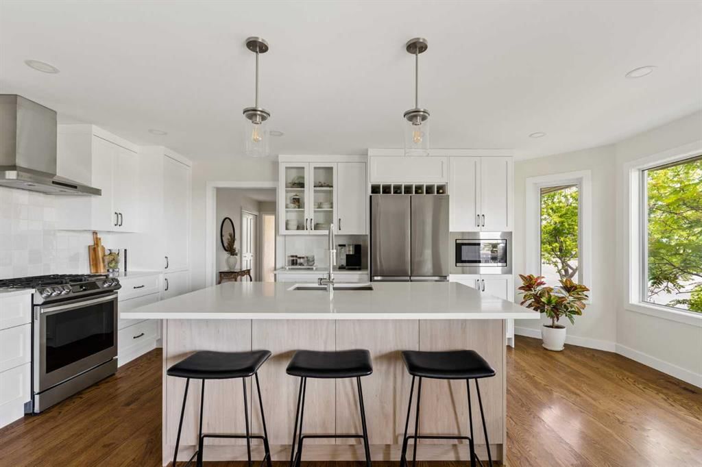 5 Sienna Hills Court SW, Calgary — main listing photo