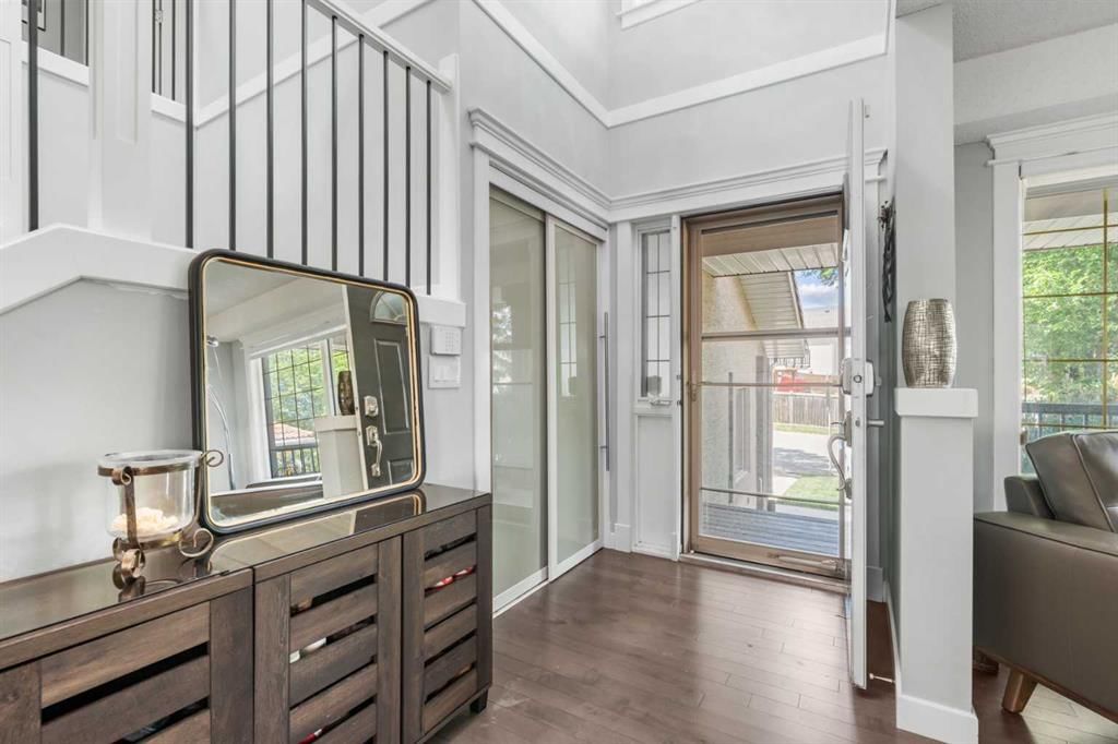 107 Edgebrook Circle NW, Calgary — photo 2 of 50