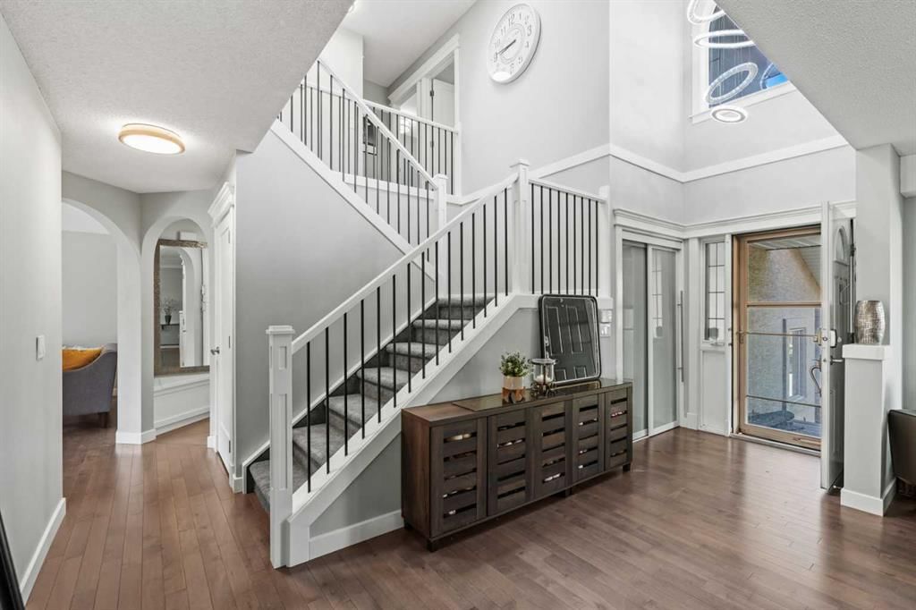 107 Edgebrook Circle NW, Calgary — photo 3 of 50