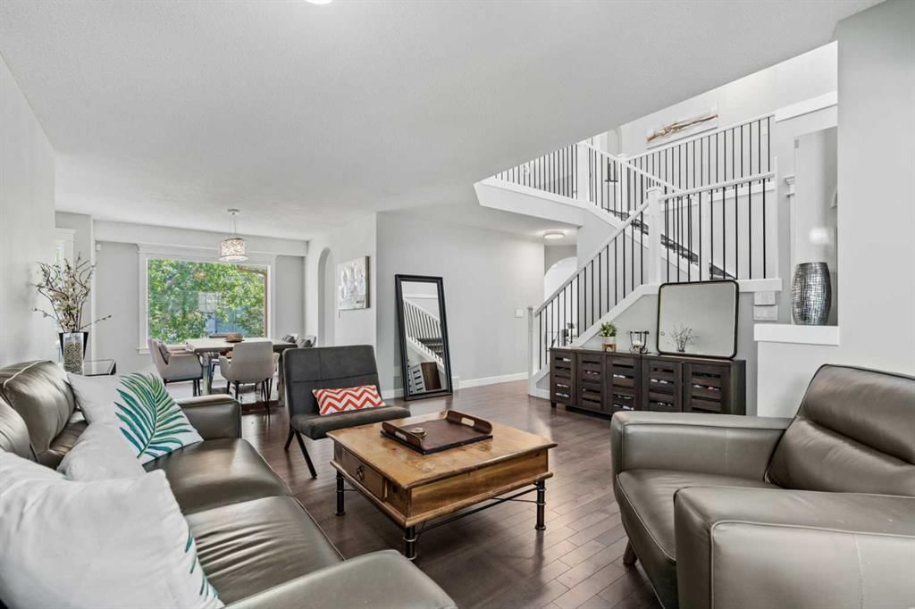 107 Edgebrook Circle NW, Calgary — photo 5 of 50