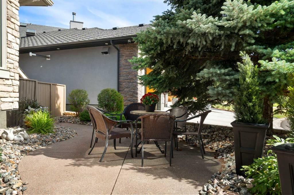 28 Edgepark Mews NW, Calgary — photo 2 of 50