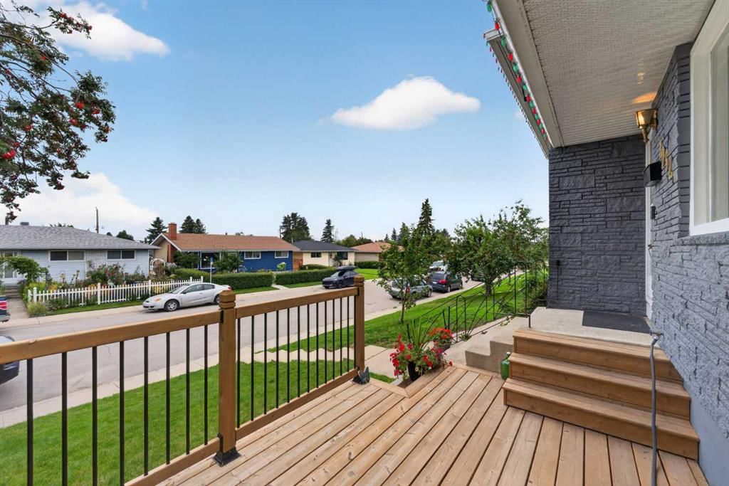 1032 Mayland Drive NE, Calgary — photo 2 of 48