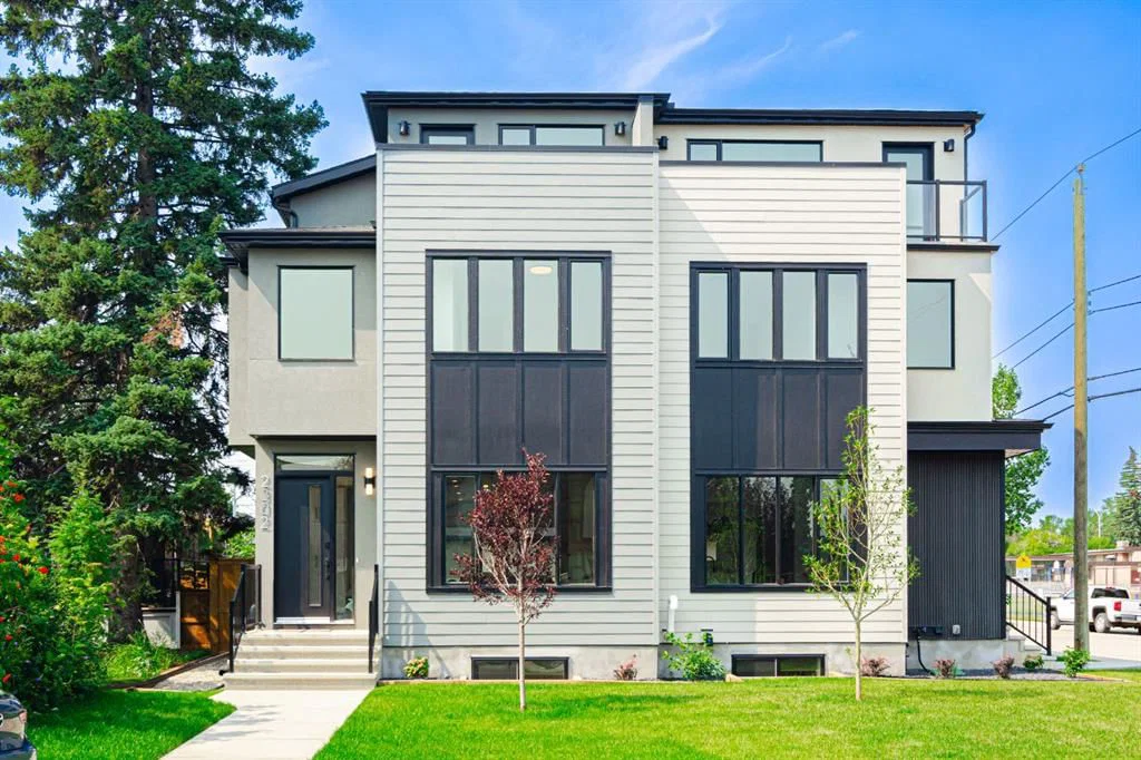 2302 Osborne Crescent SW, Calgary — main listing photo