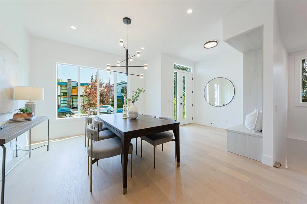2302 Osborne Crescent SW, Calgary — photo 3 of 34
