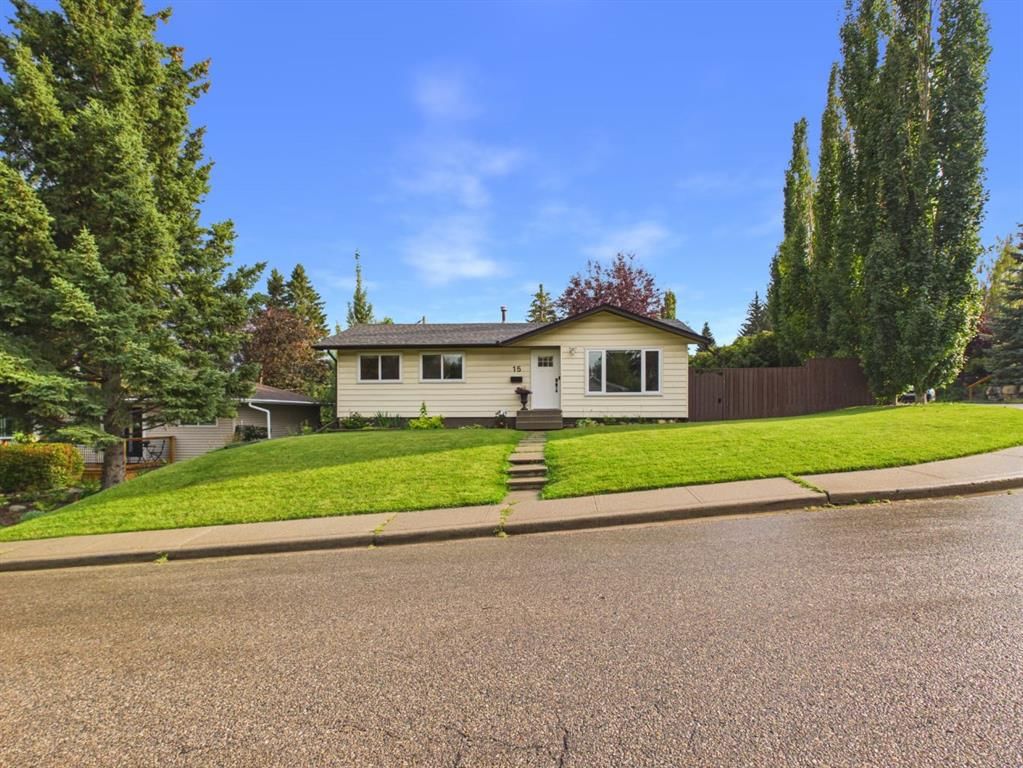 15 Hazelwood Crescent SW, Calgary — photo 3 of 48