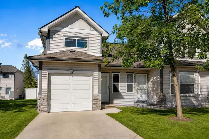 65 Millview Green SW, Calgary — photo 2 of 42
