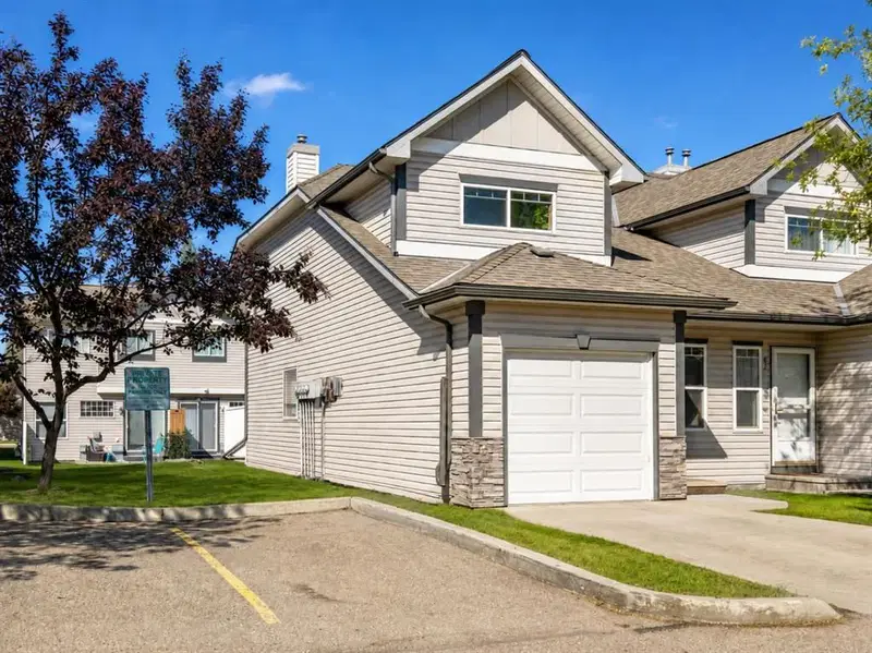 65 Millview Green SW, Calgary — photo 3 of 42