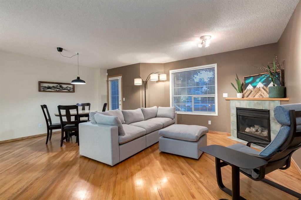 59 MT ABERDEEN Manor SE, Calgary — photo 3 of 32