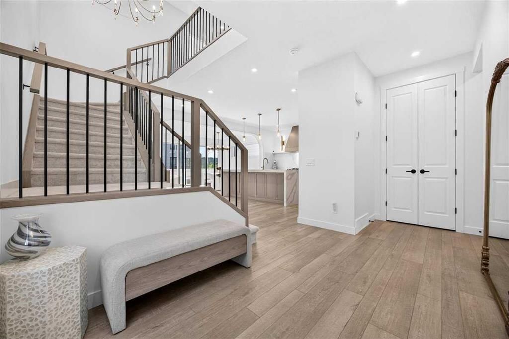 77 Rowmont Common NW, Calgary — photo 4 of 49