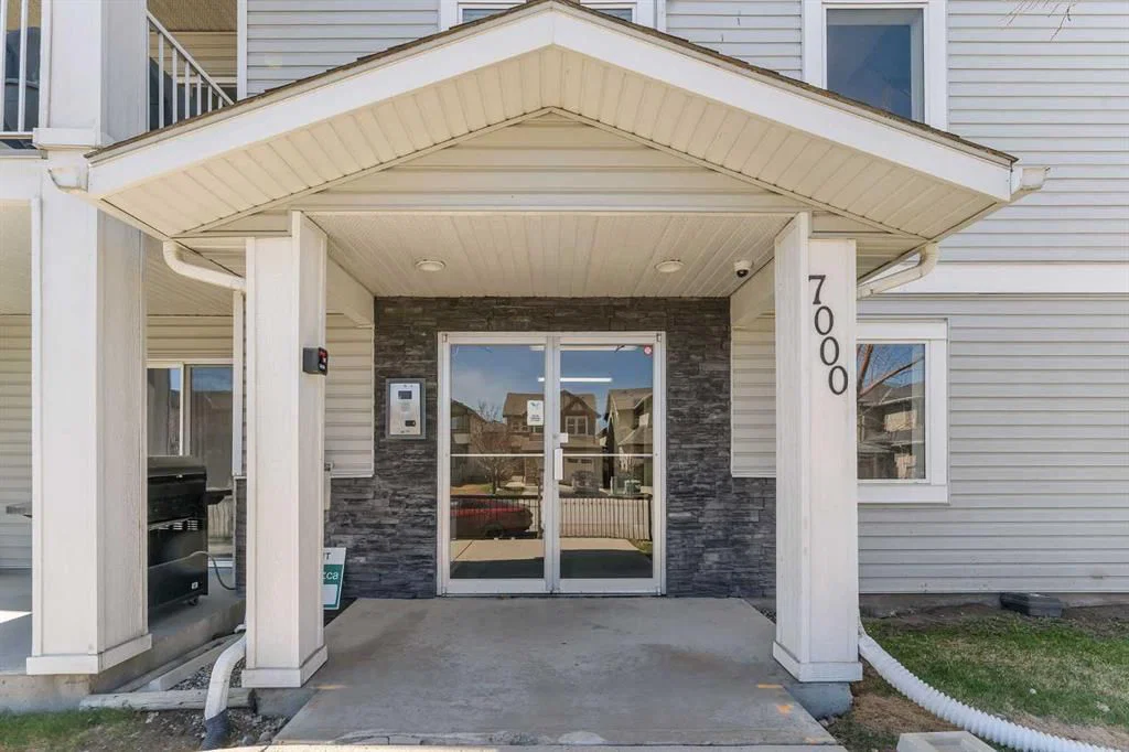 106, 7106 Valleyview Park SE, Calgary — photo 3 of 24