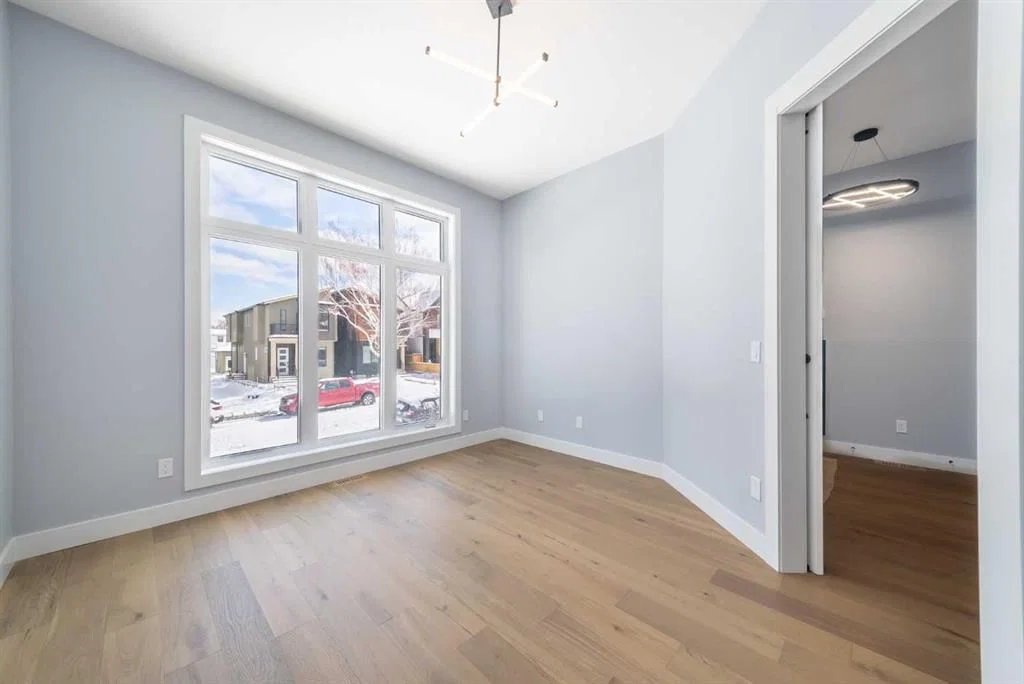 1415 27 Street SW, Calgary — photo 4 of 49
