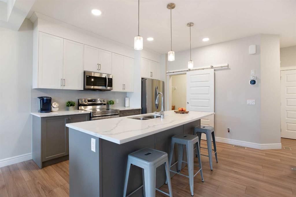 352 Creekrun Crescent SW, Airdrie — photo 3 of 35