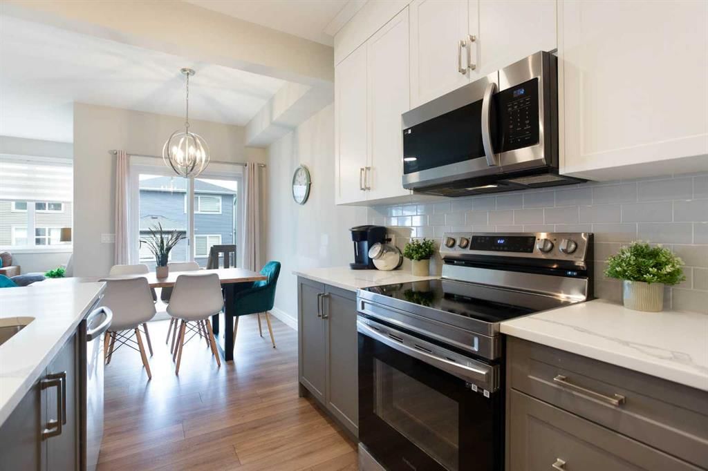352 Creekrun Crescent SW, Airdrie — photo 5 of 35
