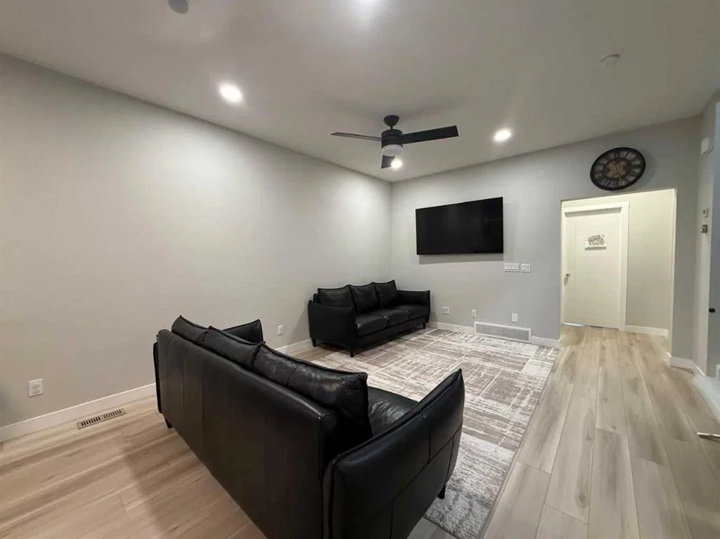 113 Corner Glen Way NE, Calgary — photo 4 of 49