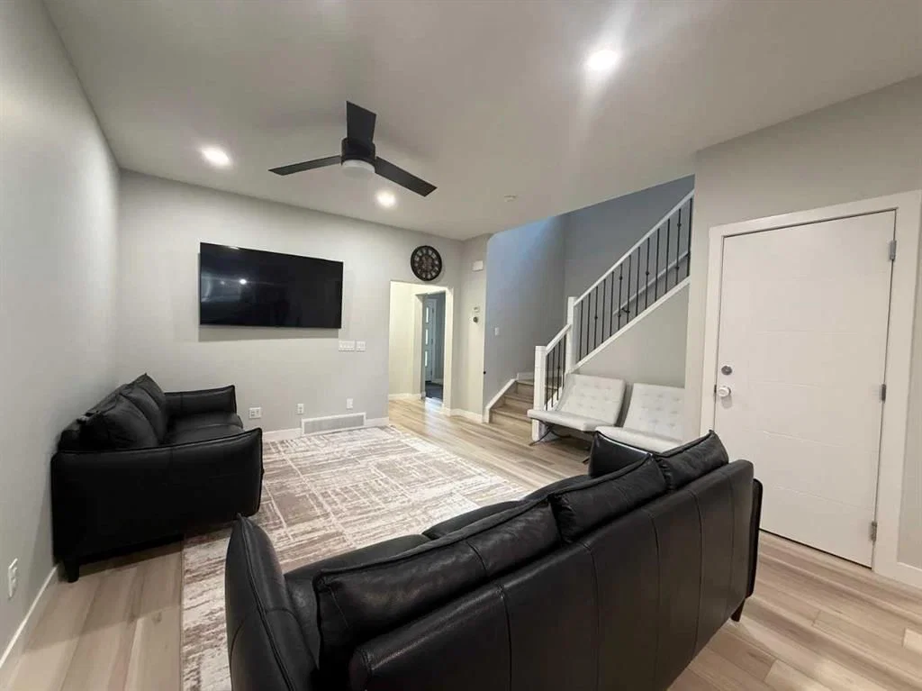 113 Corner Glen Way NE, Calgary — photo 5 of 49