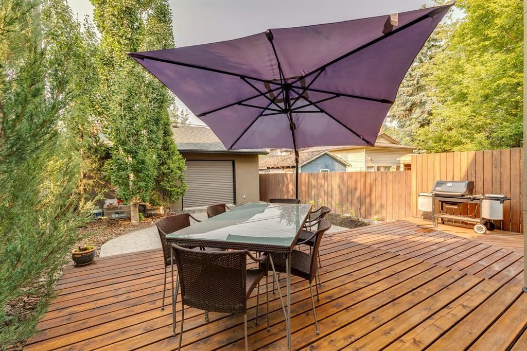 2217 8 Avenue SE, Calgary — photo 5 of 47