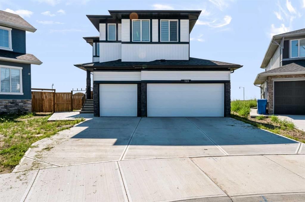 123 Dawson Dock Cove, Chestermere — main listing photo