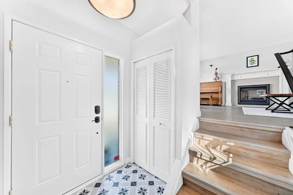 196 Edgedale Way NW, Calgary — photo 3 of 48